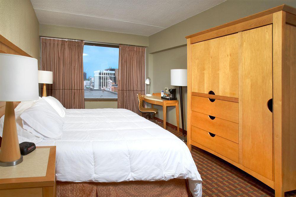 The Avalon Hotel And Conference Center Erie Esterno foto
