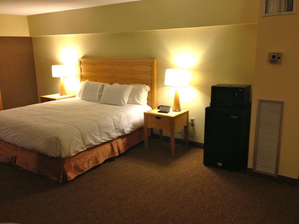The Avalon Hotel And Conference Center Erie Esterno foto