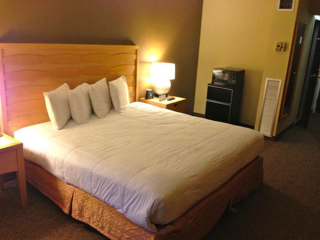 The Avalon Hotel And Conference Center Erie Esterno foto