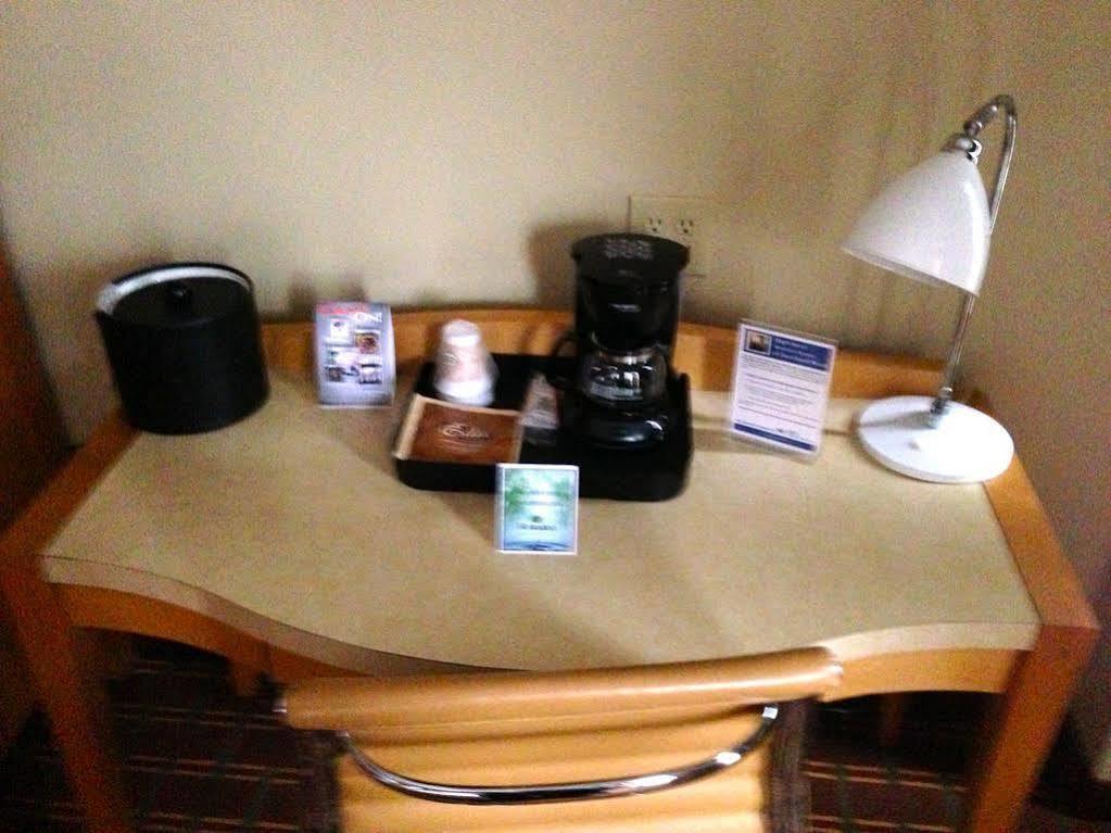 The Avalon Hotel And Conference Center Erie Esterno foto