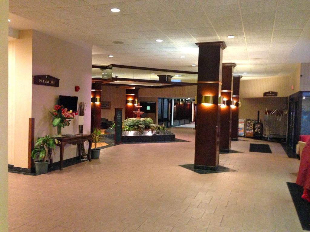 The Avalon Hotel And Conference Center Erie Esterno foto